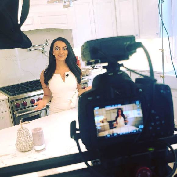 Meet your Posher, Amanda - Picture 1 of 1